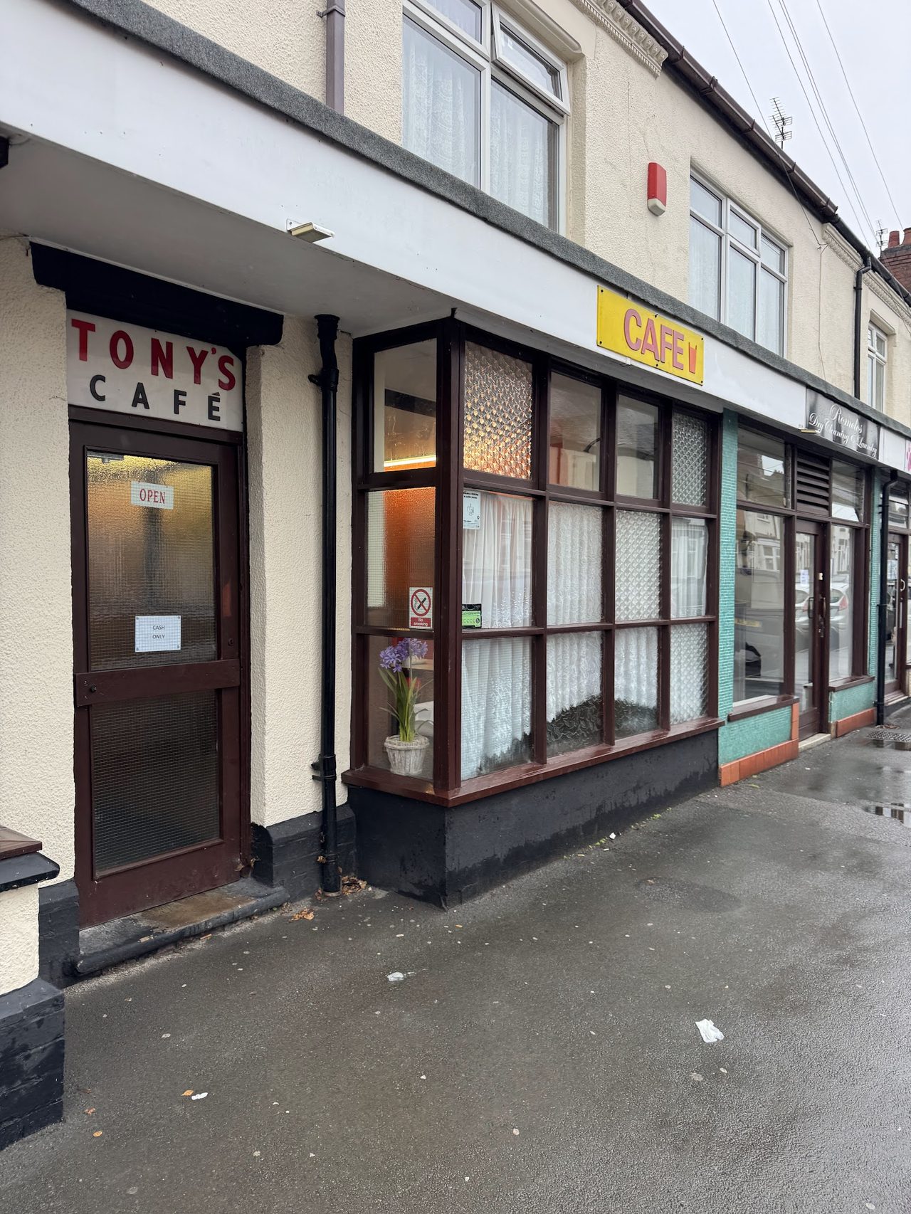 Tony's Cafe