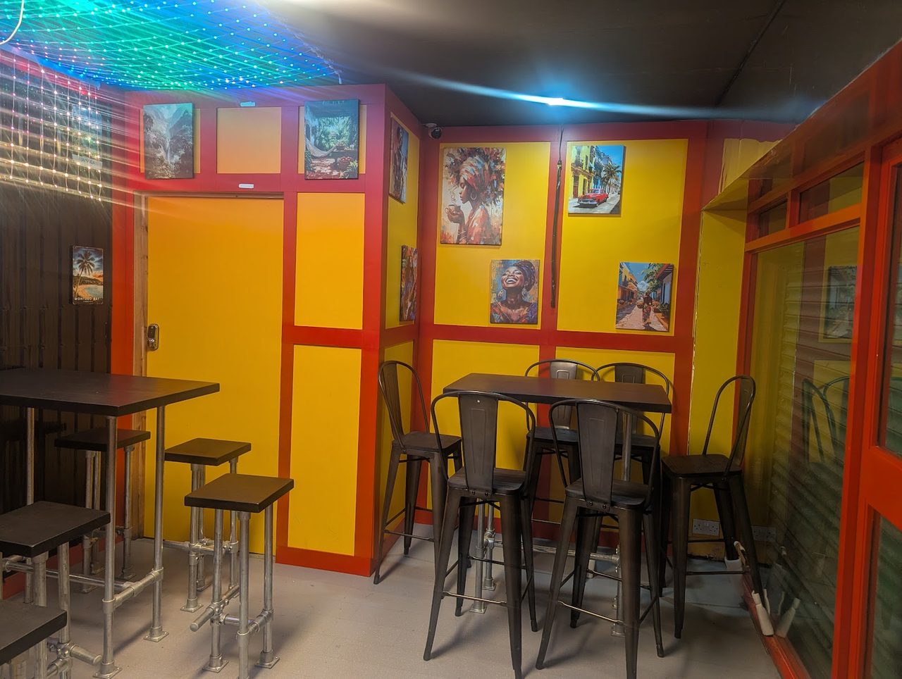 Trybes/Rauch Jerk House