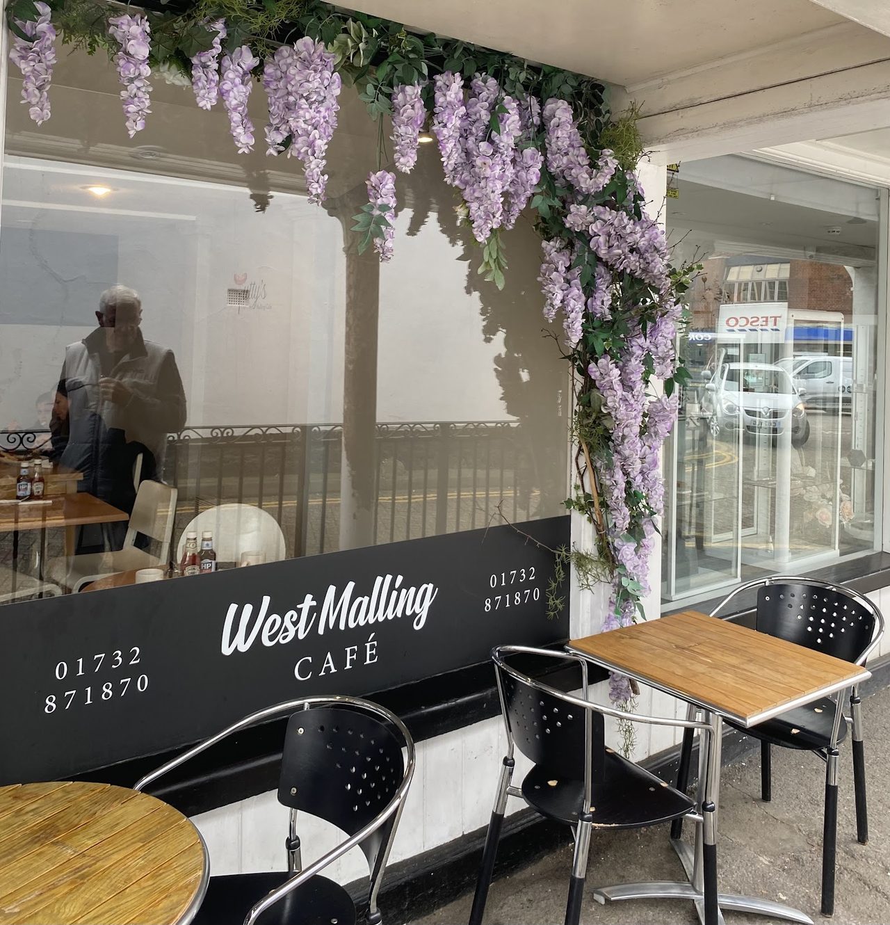 Tutty's- The West Malling Cafe