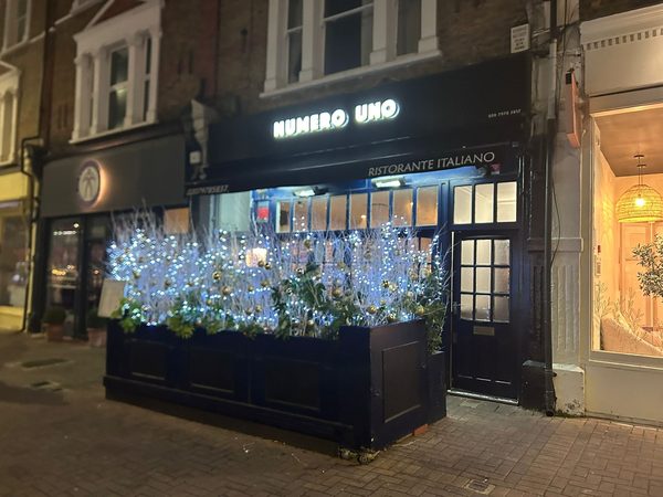 Uno Restaurant