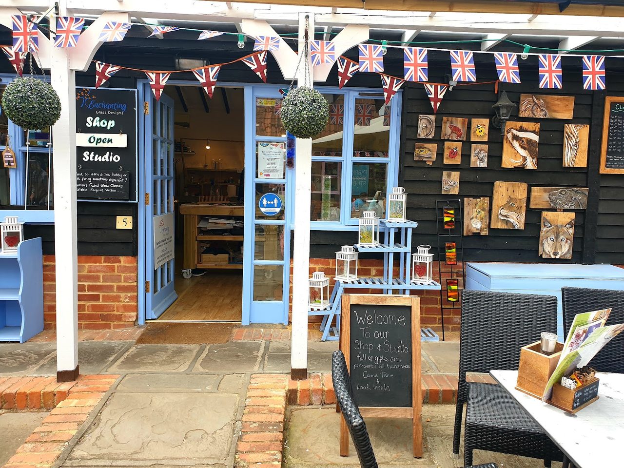 Viv's Café