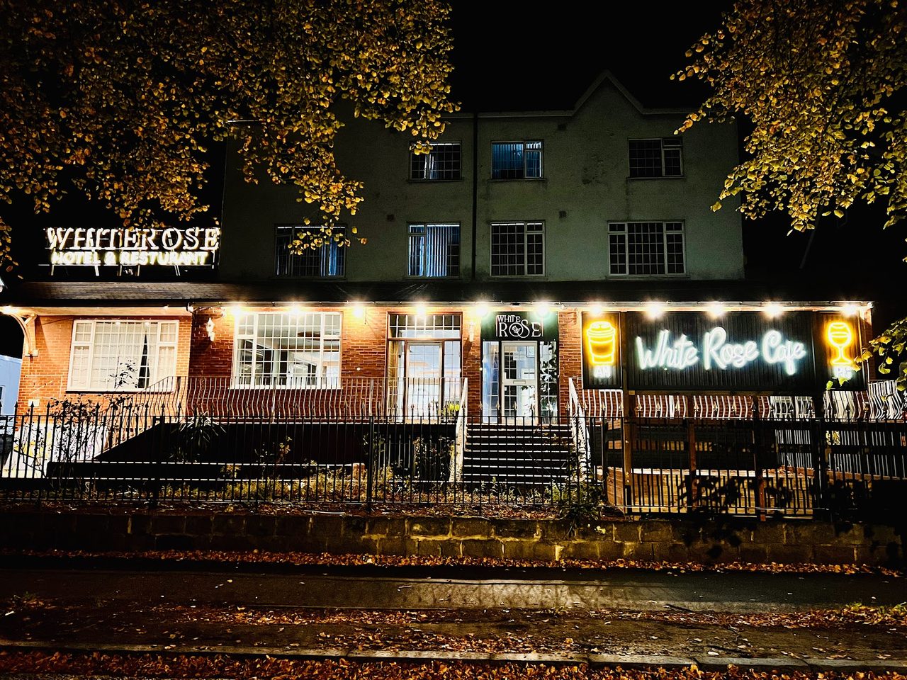 White Rose Hotel And Restaurant
