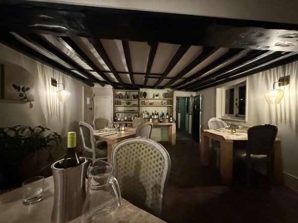 WHITE TAILS RESTAURANT