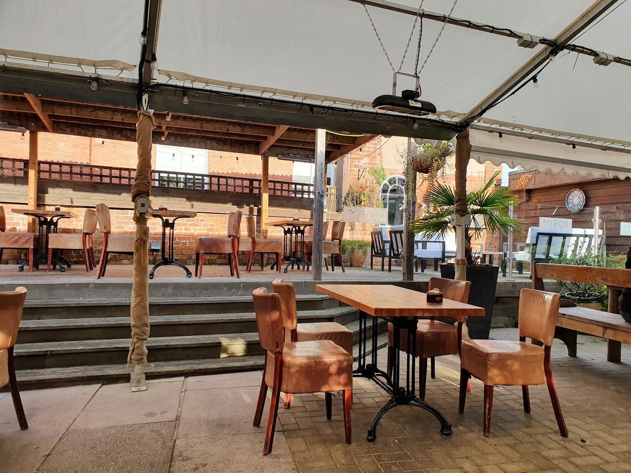 Willow Cafe