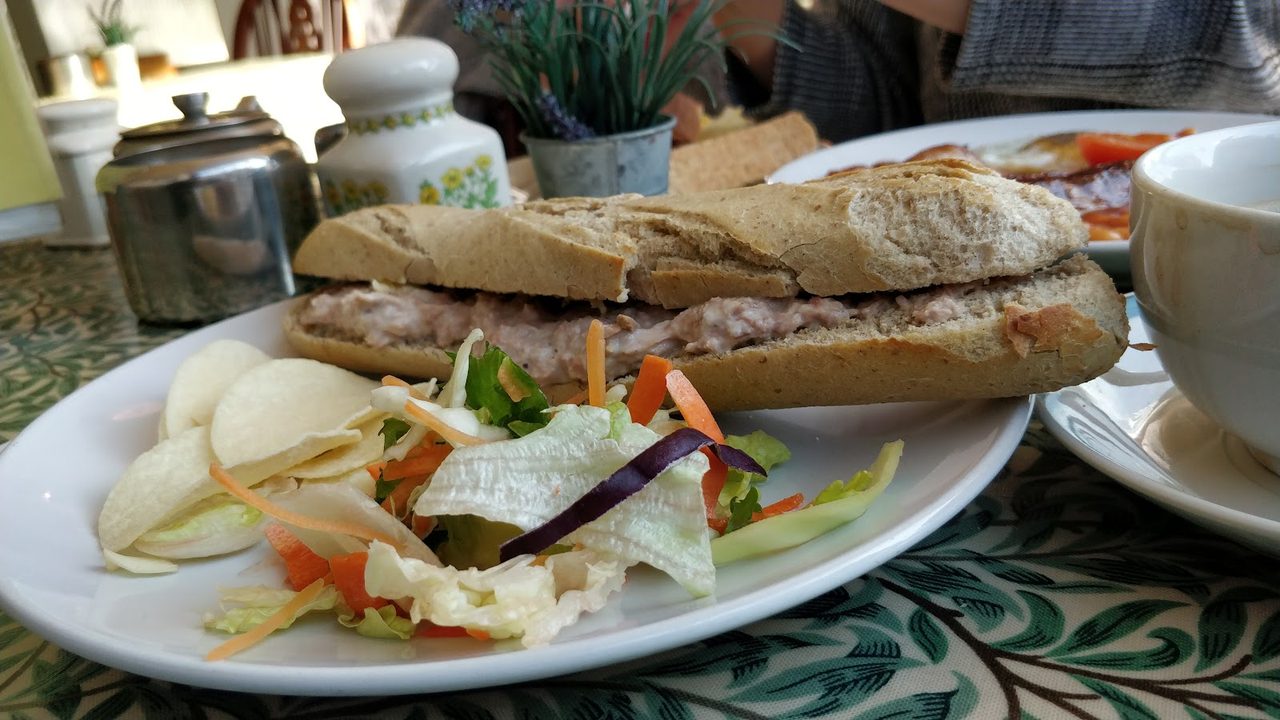 WILLOW TREE CAFE