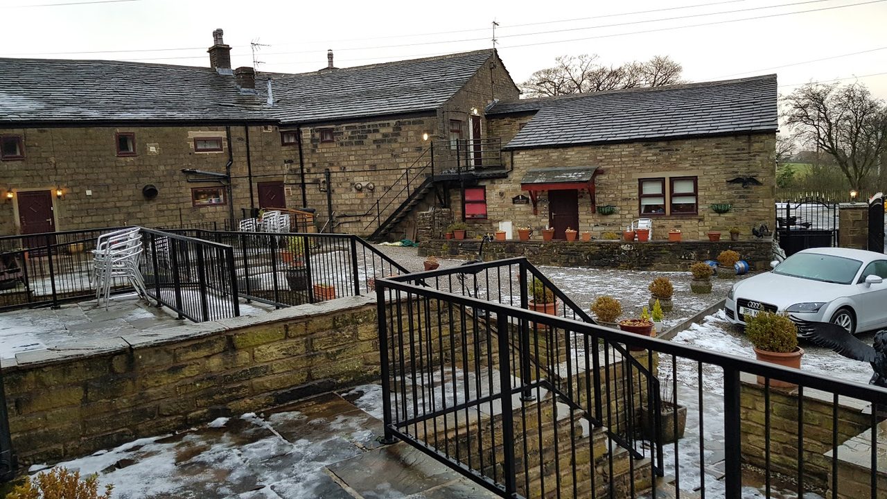 Windmill Court Hotel