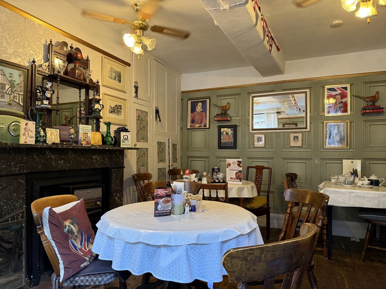 Wylies Cafe Tearooms & Food Emporium