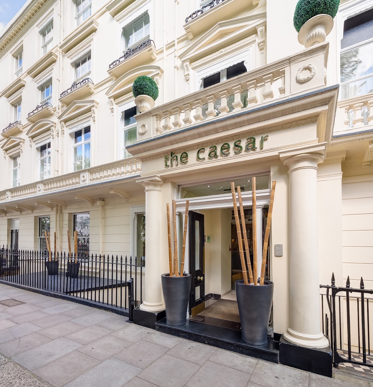 XO Bar - The Caesar Hotel