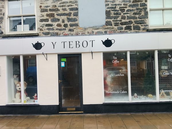 Y TEBOT