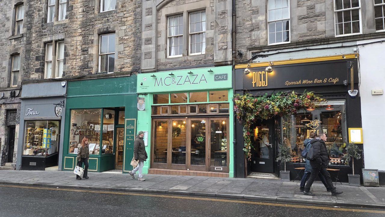 Zaviz Cafe