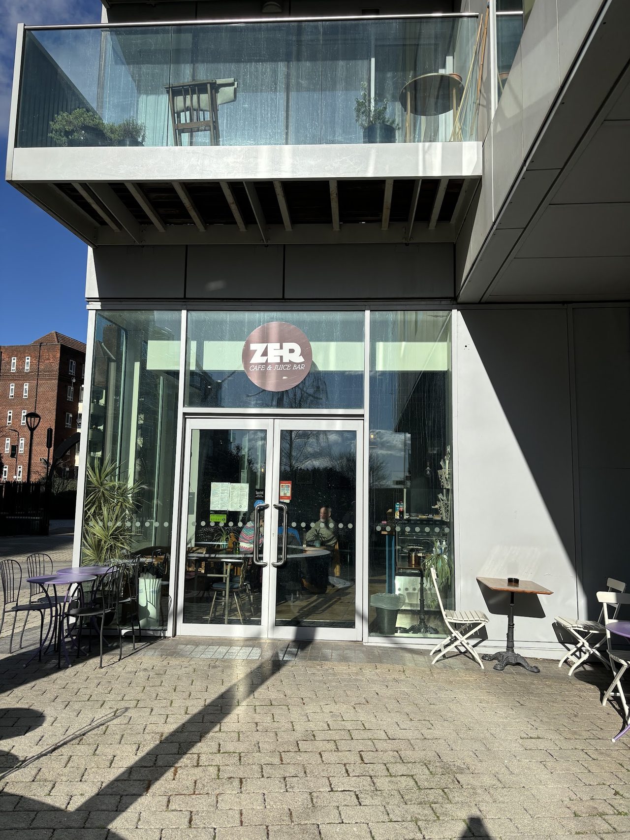 Zer Cafe and Juice Bar
